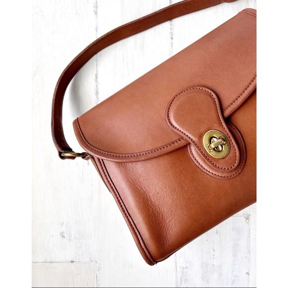 Vintage Coach Devon Bag 9908 British TanCrossbody